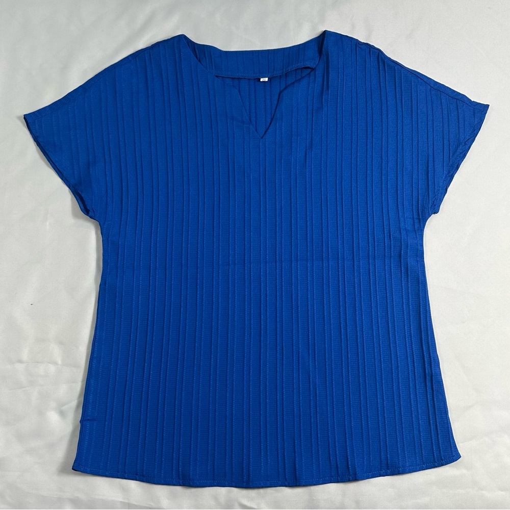 ⭐️5/25⭐️Blue V-Neck Women's Top